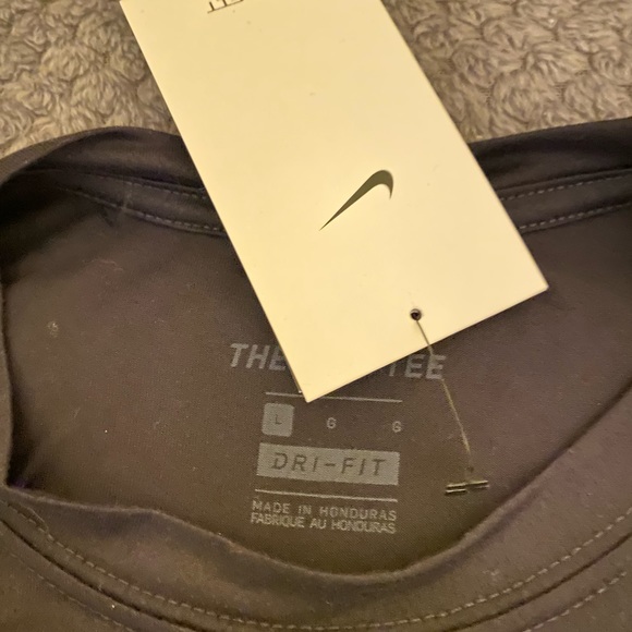Authentic New With Tags “The Nike Tee” Black Sz Large - Picture 4 of 4